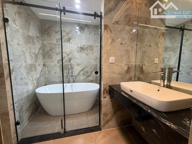 BÁN NHÀ NGUYỄN VĂN HƯỞNG LONG BIÊN 7 TẦNG DT 55M2, MT 4M, GIÁ 16.55 TỶ, GARA Ô TÔ,FULL NỘI - 2