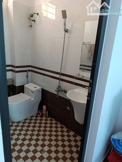 Bạn em cần bán nhà 5t,43m tại Đa Sỹ,Hà Đông, nhà mới chỉ 7t - 2