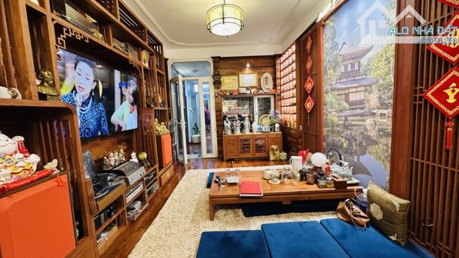 NHÀ PHÂN LÔ VIP NGUYỄN CHÍ THANH - Ô TÔ 7 CHỖ NGỦ TRONG NHÀ - DT 432M X 6 TẦNG THANG MÁY - 2
