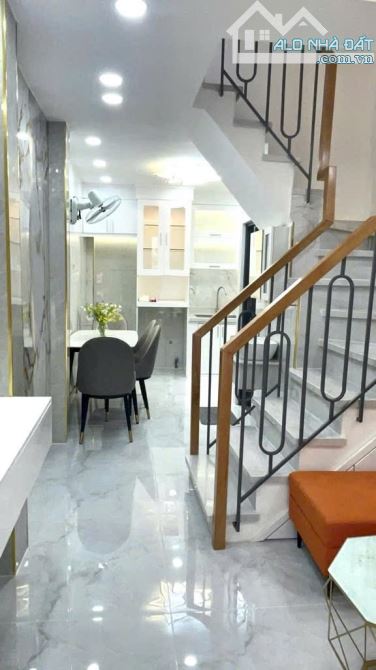 💰 Chỉ có 3,55 TỶ GÒ VẤP = NHÀ NHỎ ĐẦY ĐỦ CÔNG NĂNG - TẶNG FULL NỘI THẤT - HẺM BA GÁC THÔ - 2
