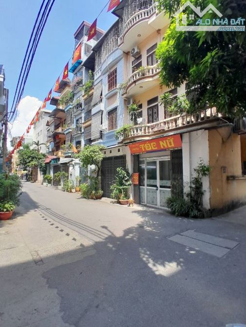 HIẾM- BÁN NHÀ PHÂN LÔ GẦN Ô TÔ TRÁNH PHỐ VĨNH PHÚC - 62M2 - 5 TẦNG - 17.5 TỶ - NHÀ DÂN XÂY - 2