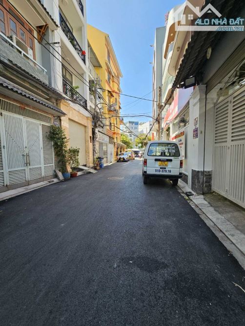 Nhà HXH Cộng Hòa - Thăng Long, P4, Tân Bình (4x17m) 3 tầng - HĐT 20Tr - Giá bán 13.2 tỷ - 2