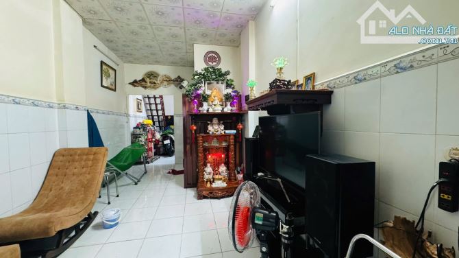 Bán nhà hẻm rộng Bãi Sậy,P.8,Q.6,dt: 4 x 11 nhà xây 2 tầng 3 Tỷ 98. - 2