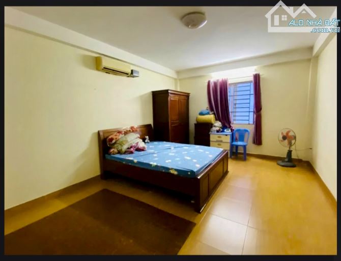 Nhà đẹp mới 4Tầng hẻm ôtô 7, 2tỷ Nguyễn Văn Quỳ Q7. gần trường học, chợ và bệnh viện Q7 - 2