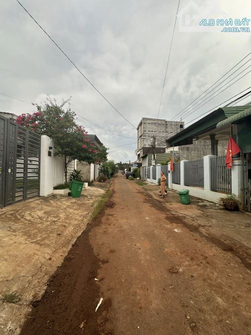 BÁN ĐẤT 2 MẶT TIỀN TRƯỚC SAU DÃ TƯỢNG - ĐƯỜNG QUY HOẠCH RỘNG 24m - 2,6 TỶ - 2