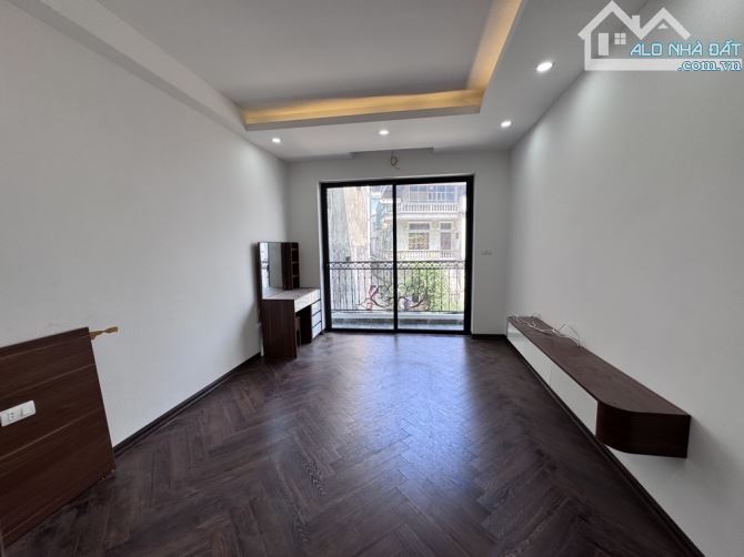 Hoàng Mai / 5 Tầng Mới Đẹp / ÔTÔ Đỗ Gần / Nhỉnh 7 Tỷ - 2