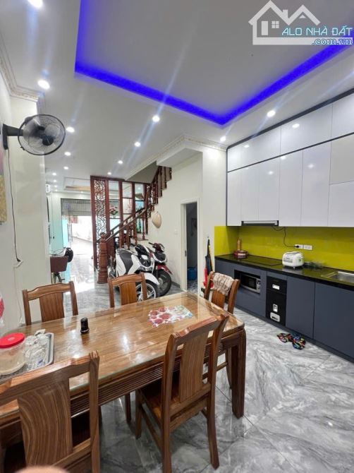 BÁN NHÀ ĐỨC THƯỢNG _ HOÀI ĐỨC_ ĐƯỜNG RỘNG Ô TÔ TRÁNH NHAU_ 4 TẦNG , DT: 46M2_ 6 TỶ - 2