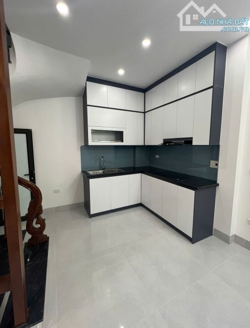 Bán nhà Bát Khối, Long Biên 30m2, 5 tầng, cách ô tô 15m, 5.85 tỷ - 2