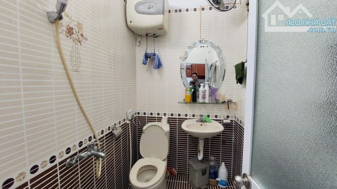 Bán Nhà Hùng Duệ Vương,  Thượng Lý, Hồng Bàng . Giá 6,8 tỷ - 3 tầng - 65m - 2