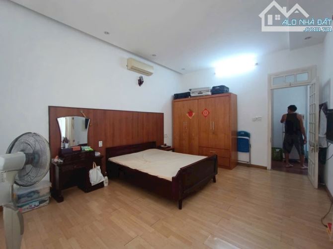 Bán nhà Mặt tiền Nguyễn Hoàng ( kẹp 2 mặt kiệt ).Ngay trung tâm thành phố Đà Nẵng. - 2