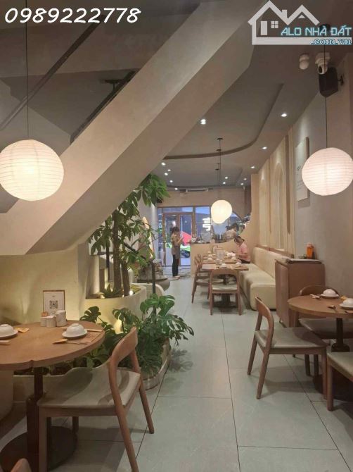 BÁN NHÀ  MẶT TIỀN P. NGUYỄN CƯ TRINH – DÒNG TIỀN 600 TR/N- 4TẦNG- SỔ VUÔNG VỨC ,HOÀN CÔNG - 2
