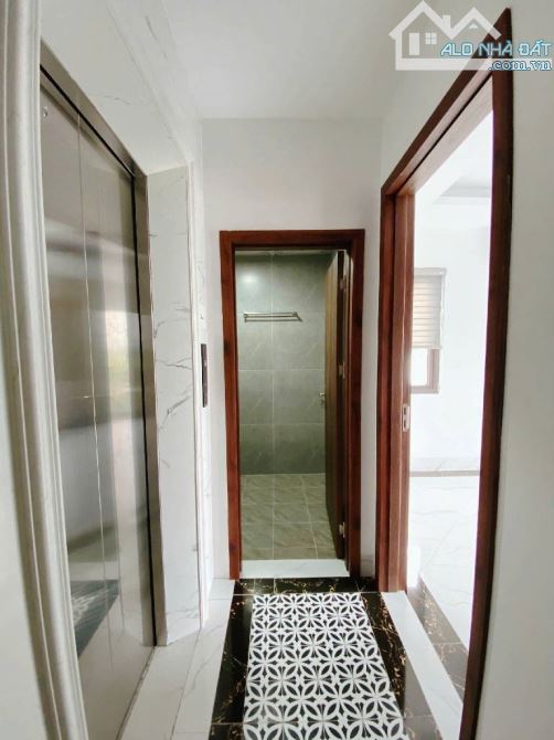 Khuyến Lương- Hàng Xóm Gamuda- 35/40m - 8.2 tỷ- 7 tầng thang máy fun nội thất- gân ô tô - 2