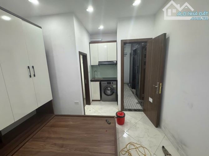 Cho Thuê CCMN 127 Thổ Quan 1 Đống Đa 20m2 Studio Cửa Sổ Ban Công Giặt Riêng Thang Máy 19P - 2