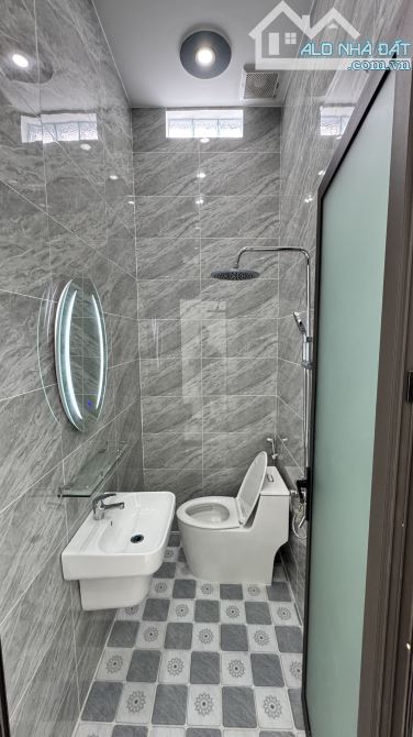 VỊ TRÍ QUÁ ĐẸP . LỘ 6M THÔNG . SAU LƯNG MẶT TIỀN HOÀNG QUỐC VIỆT. CHỢ AN BÌNH 50M - 2