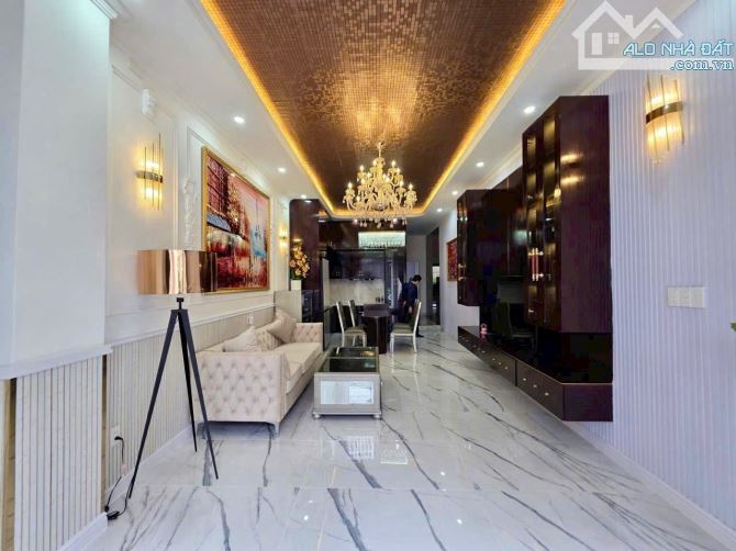 Bán nhà hẻm xe hơi 1806 Huỳnh Tấn Phát. Đt 4x18m. 2 tầng. St. Giá 6.3 tỷ - 2