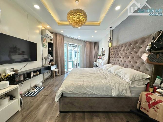GIẢM 8.5 TỶ -MẶT TIỀN HOA LAN - LÔ GÓC SIÊU ĐẸP - 4x17 - 4 TẦNG - 4 PN - CỰC HIẾM - CHỈ - 2