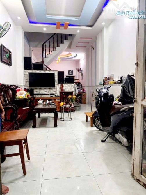 Khu TÊN LỬA nhà 3 tầng 4x17m đường Lê Đình Cẩn hẻm xe hơi 5.6 tỷ - 3
