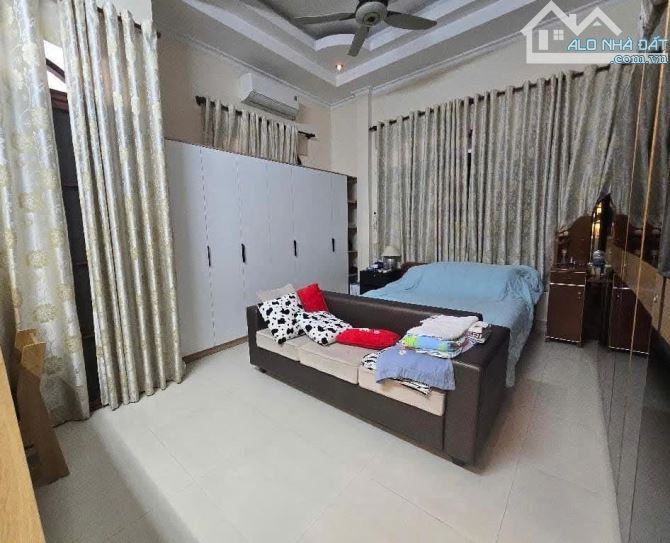 🔥 BÁN ĐẤT TẶNG VILLA 3 TẦNG - DTSD 442M2 - NGANG 14M - CHỈ 2X TỶ - LÂM VĂN BỀN, P TÂN H. - 3