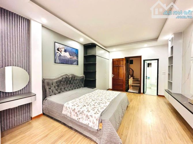 6 TẦNG THANG MÁY - GẦN HỒ VĂN CHƯƠNG - MẶT TIỀN ĐẸP - THOÁNG TRƯỚC SAU - NGÕ NÔNG- Văn - 3