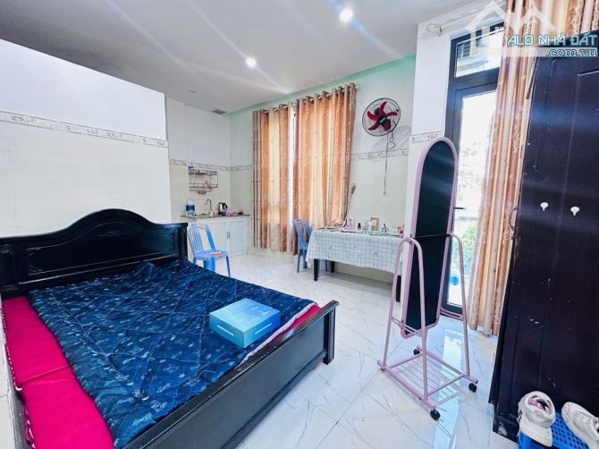 Bán căn hộ 10 phòng,MT Nguyễn Như Hạnh, dt 108m, ngang 5.45m, giá hơn 7 tỷ - 3
