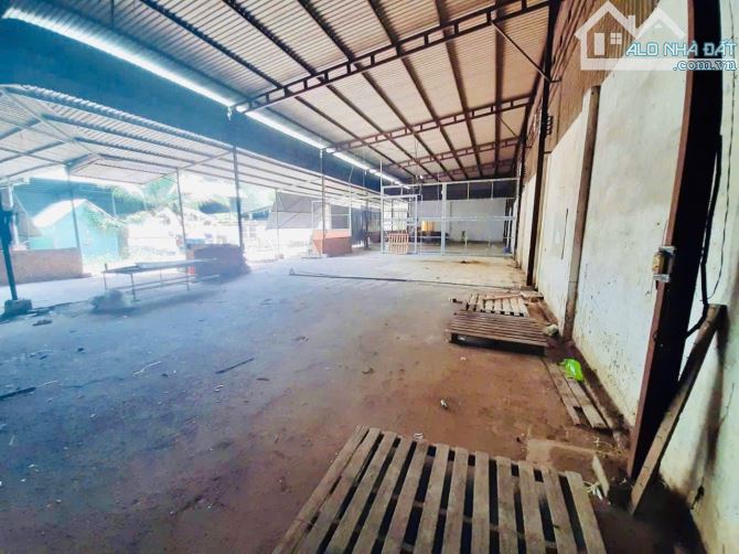 Cần bán nhà Kho+ Xưởng 2 mặt tiền nhựa 1/ Nguyễn Thị Rành xã An Nhơn Tây 1940m2 Thổ 300m - 3