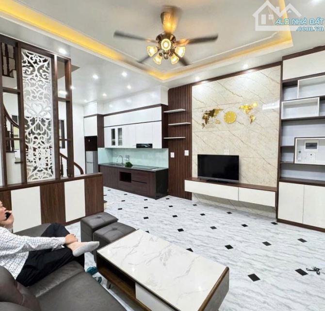 B.án NHÀ DI TRẠCH_5 tầng, ngõ nông, sát bãi ô tô, vị trí đẹp, an sinh, 30m ra phố, nhỉnh 4 - 3