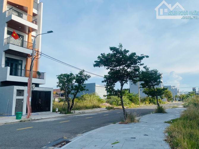 Cần bán đất Nam Hoà Xuân. Đã có sổ đỏ. Giá từ 4ty45 - 3