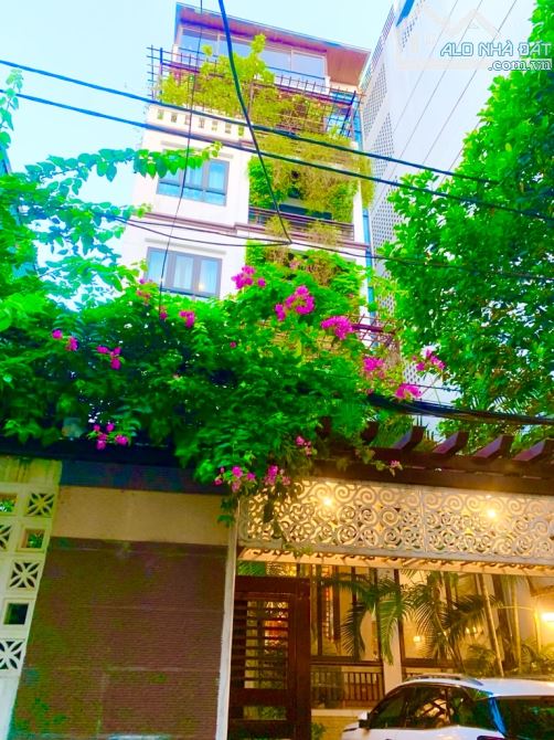 BIỆT THỰ NGỌC THUỴ  7 TẦNG  GARA Ô TÔ THANG MÁY  MẶT TIỀN KHỦNG  	DT 168m, 7 tầng, g - 3