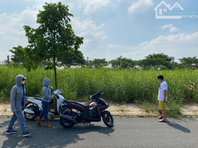 Bán đất đường số 10 khu Sài Gòn Village, 2 ty - 3