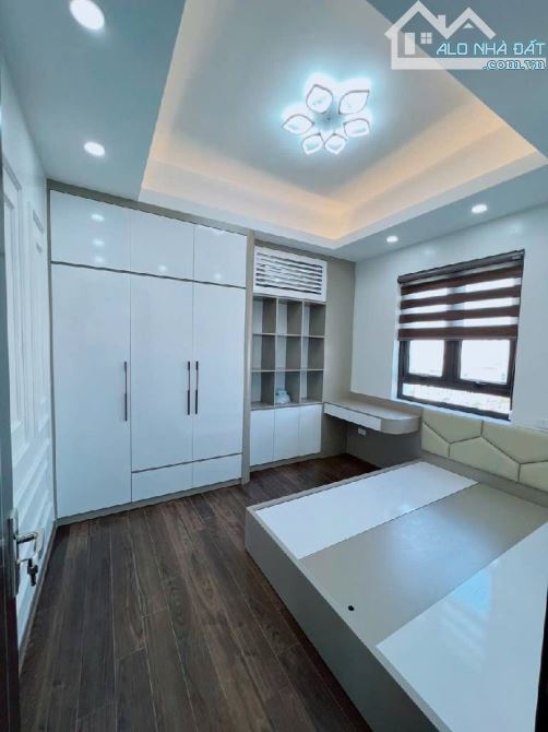 Bán chung cư 349 Vũ Tông Phan: 70m, 2 ngủ, 2wc nhỉnh 5 tỷ, ở sướng, chủ tặng nội thất, khu - 3