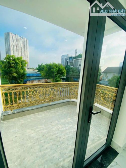 Chủ gửi BÁN CĂN GÓC MẶT TIỀN 181 THÂN VĂN NHIẾP QUẬN 2, sổ hồng 3 tầng st, + HĐ thuê 60tr - 3