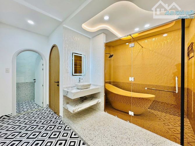 Bán nhà siêu đẹp chỉ vài bước chân tới Quận 1 hẻm xe hơi thông -4PN khép kín Bùi Hữu Nghĩa - 3