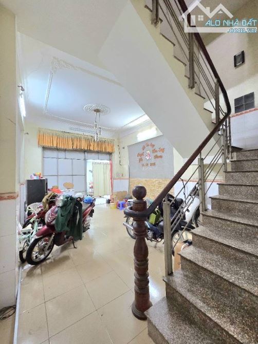 Mặt tiền Lê Văn Thọ P.15 GV, 71m2 ngang 4,6m , 3 tầng 7PN, dòng tiền 20tr/th, nhỉnh 17 tỷ - 3