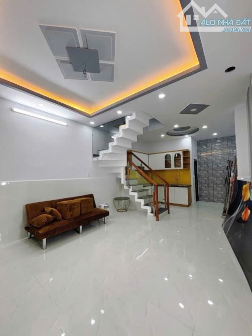 NHỈNH 3 TỶ - NHÀ MỚI 1/ CHIẾN LƯỢC- 2 TẦNG - 36M2 - HXH - GIÁP TÊN LỬA SÁT AEON BÌNH TÂ - 3