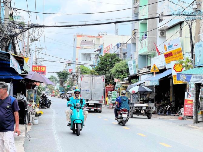 Cho thuê Kho 1/ Hương Lộ 3 :8 x 30m ,1 lầu , HXT thông Giá 22 tr - 3