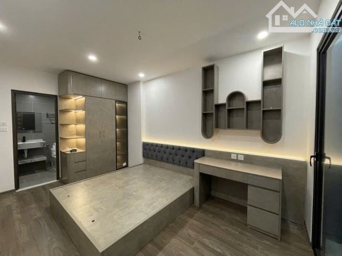 SÀI ĐỒNG_LONG BIÊN:5 TẦNG_ PHÂN LÔ_ Ô TÔ ĐỖ CỬA_NHIỀU TIỆN ÍCH_MẶT TIỀN 6,3M_ GIÁ 8 TỶ 5 - 3