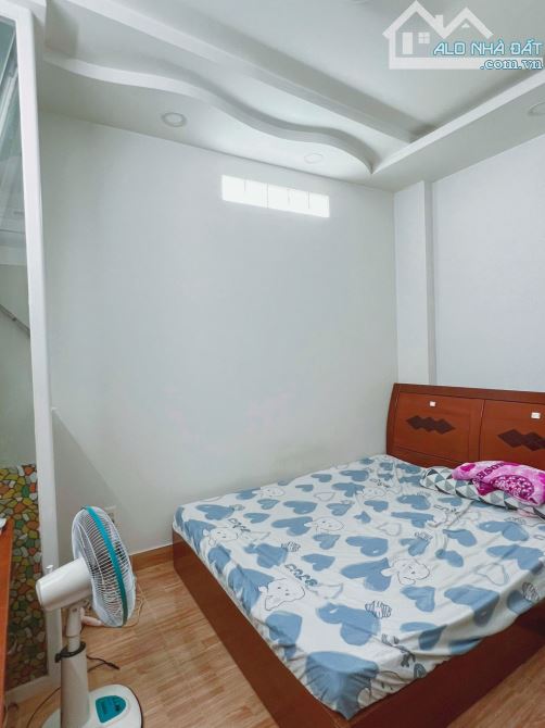 Bán nhà Phạm Văn Bạch-5 tầng-5 phòng ngủ-8ty1-Hẻm Nhựa 5m - 3