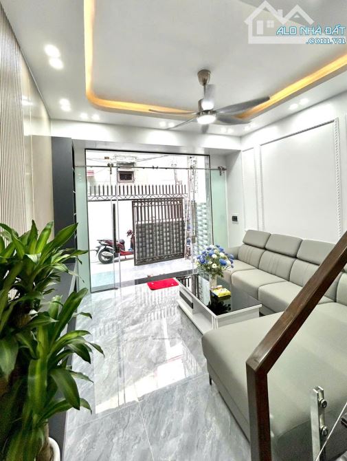 Nhà đẹp sân cổng Phạm Hữu Điều -Trần Nguyên Hãn - 3