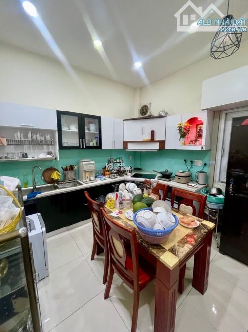 CẦN BÁN GẤP NHÀ HẺM 1/X HUỲNH VĂN BÁNH P.17,Q. PHÚ NHUẬN- GIÁ 2ty 780tr DT:40.7m2 - 3