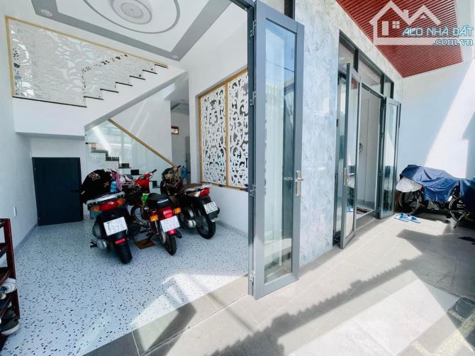 BÁN NHÀ 1 TRỆT 2 LẦU CĂN GÓC 2 MẶT TIỀN HẺM Ô TÔ TRIỆU VIỆT VƯƠNG GẦN BIỂN BÃI TRƯỚC - 3