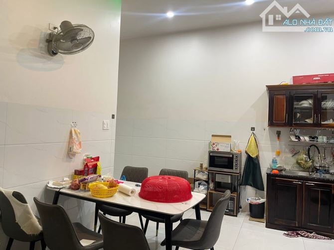 Bán nhà 3 tầng mặt tiền Nguyễn Du gần Quảng Trường Tỉnh Quảng Ngãi - 3