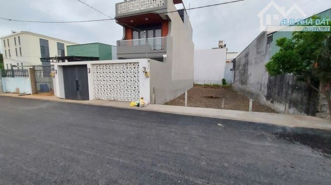 132,6 M2 mặt tiền đường nhựa 10m, cách Lê Văn Lương chỉ 100m - giá 36tr/m2 - 3
