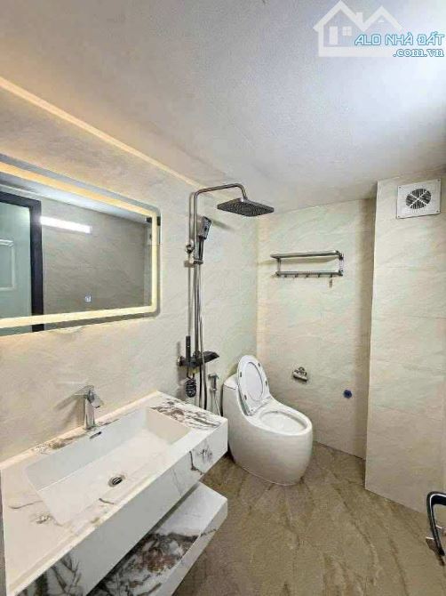 Bán nhà Xuân Đỉnh, DT 40m, MT 4m, ngõ 5m, ô tô quay đầu, tặng nội thất, hiếm trong tầm giá - 3