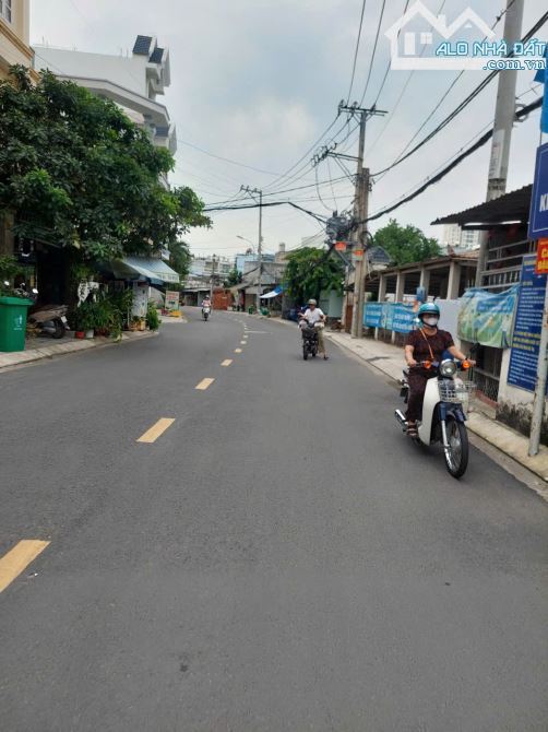 Bán đất MT chợ TCH 03 đường rộng 10m, DT 4,5x18,3m giá 7,7 tỷ TL : - 3