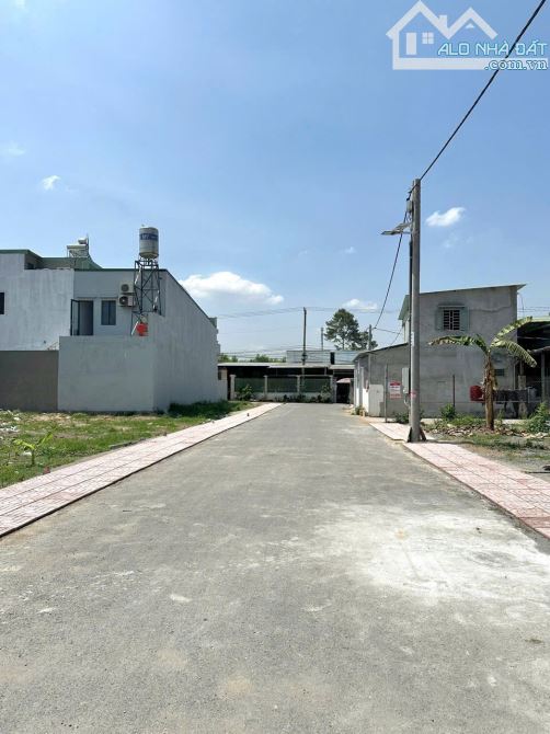 BÁN 2 LÔ ĐẤT LIỀN KỀ NGAY PHƯỜNG TÂN TRIỀU CÁCH TRẠM THU PHÍ BỬU LONG 5
