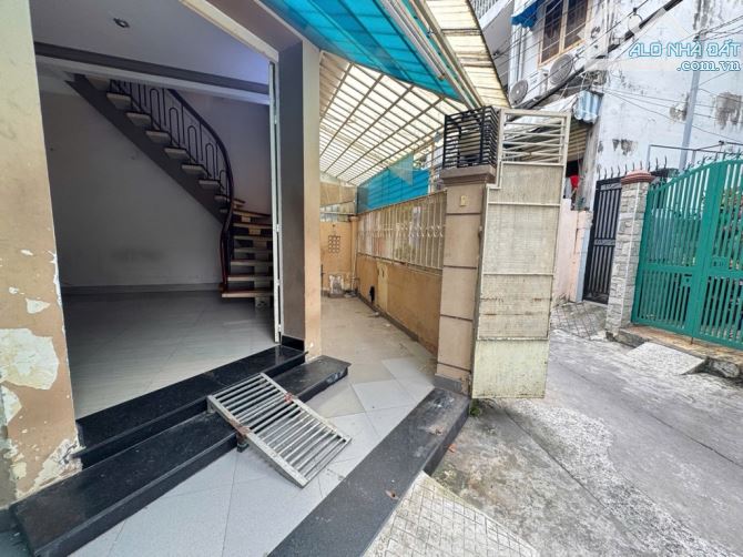 BÁN NHÀ PHÚ NHUẬN - LÔ GÓC 2 MẶT HẺM - KHÔNG LỘ GIỚI - 42M2 GIÁ CHỈ 6.2 TỶ. - 3