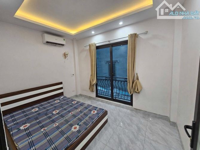 Bán Nhà Dân Xây Thạch Bàn, 40m 4 tầng, ô tô đỗ cổng, Chỉ 5,5 tỷ - 3