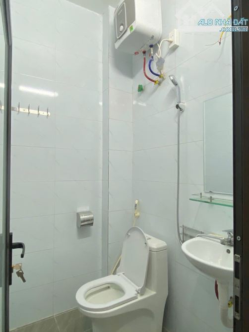 Cho thuê nhà nguyên căn ngõ Văn Chương, 38m2 x4 Tầng 4 ngủ 1 khách bếp, 14 triệu - 3
