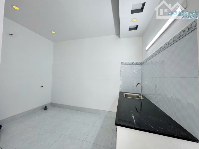 Bán Nhà 2 phòng ngủ Hẻm 6m cách Lê Văn Lương 50m - 3