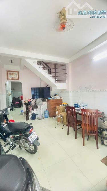 SIÊU PHẨM 2 CĂN TRÊN ĐẤT 130M² – NGANG 6.4M HIẾM – HẺM 8M CÓ LỀ – NHÀ GA T3 GIÁ 21 TỶ - 3